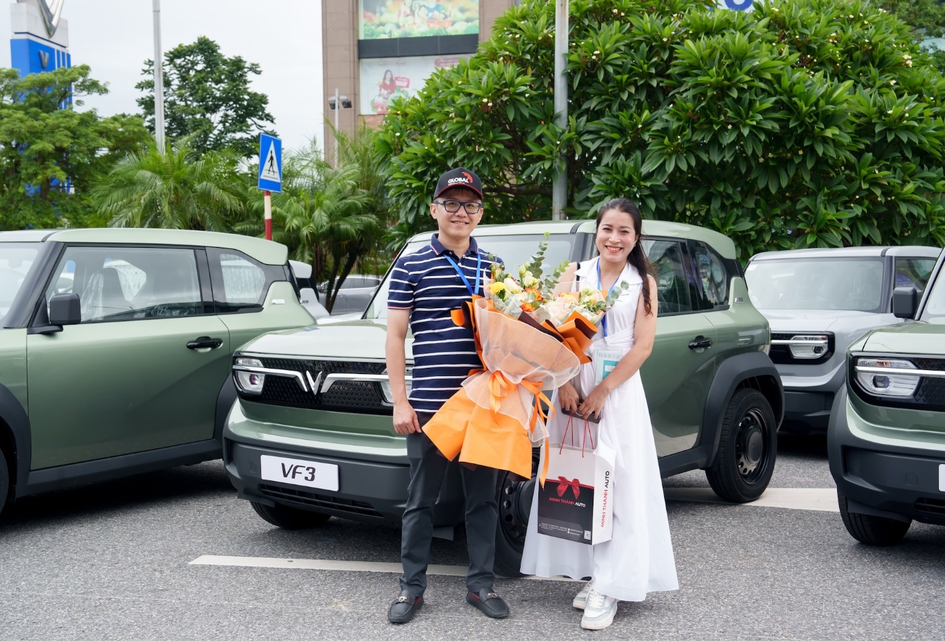 Ảnh khách hàng nhận xe