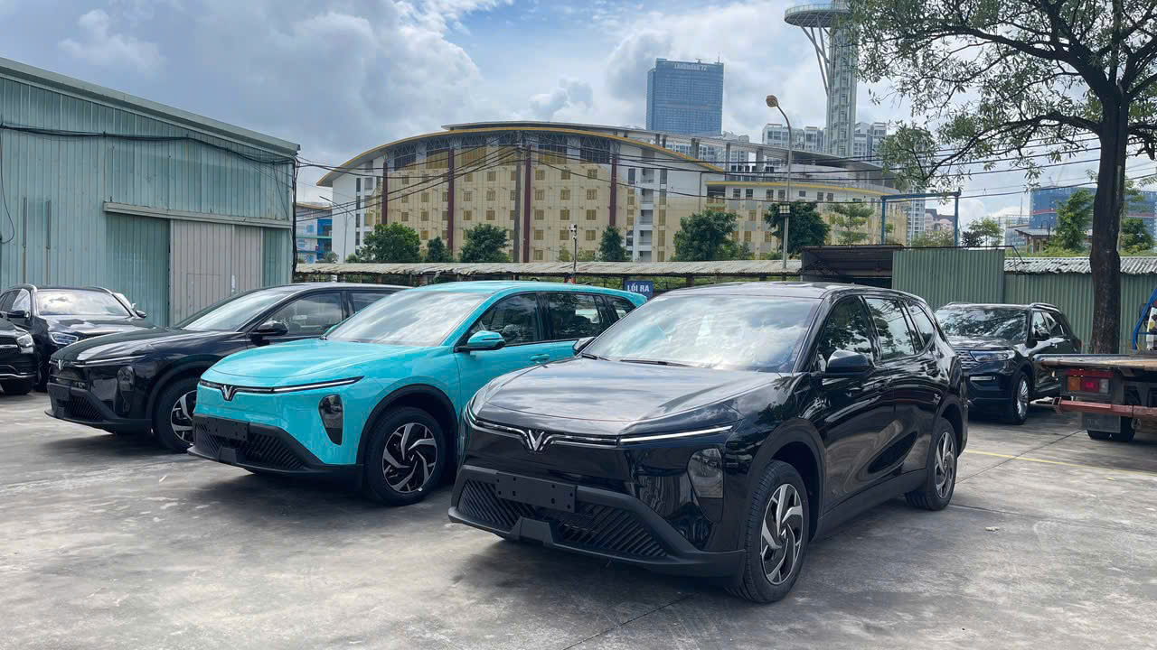 Giá xe limo green 2026