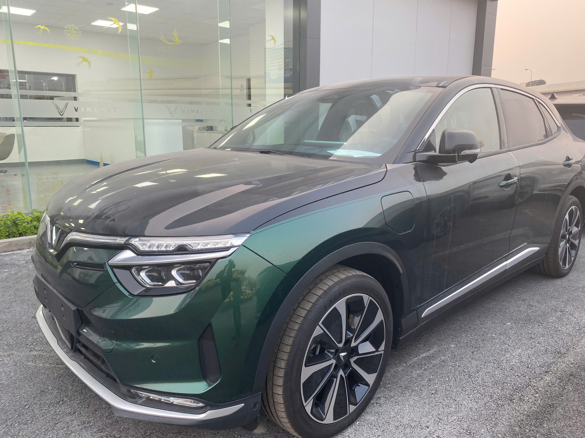 Giá lăn bánh vf8 2026