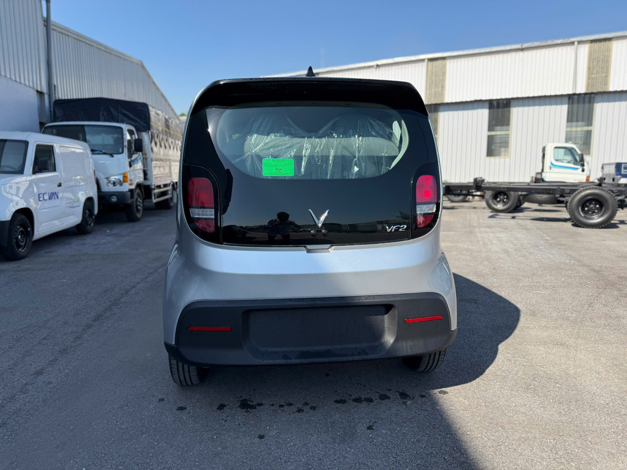 Duoi-xe-vf2-mau-bac